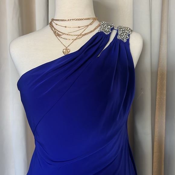 Calvin Klein One Shoulder with Silver detail Size 10 - Picture 2 of 14